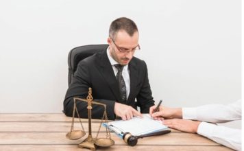 Ce que vous devez savoir avant de devenir avocat